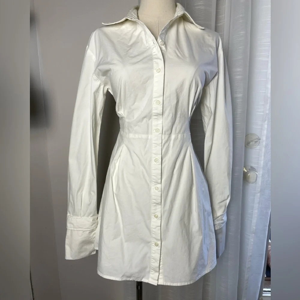L'Academie Evianna Shirt Dress in Cream White Size Small Cut Out Open Back Bow